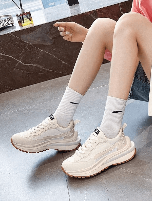 Stylish women's sneakers with platform, genuine suede upper, mesh lining, and 3-5cm heel, perfect for everyday sports wear.